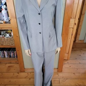 Calvin Klein Women's 2 Piece Pant Suit